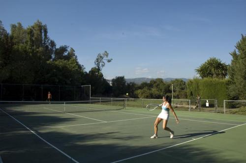 Tennisplatz (für Gäste frei)
